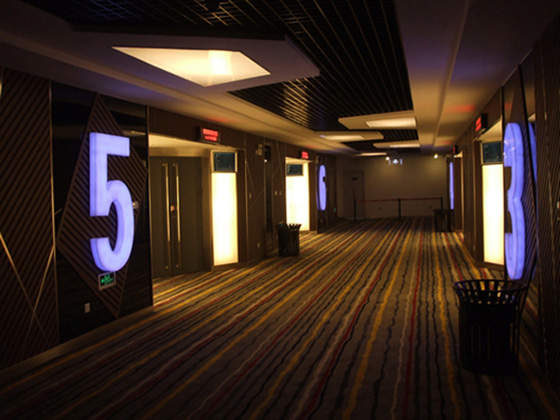 使用91免费看片网站防火板装修的万达影院过道