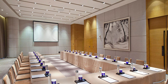 91免费看片网站防火板装修的酒店会议室