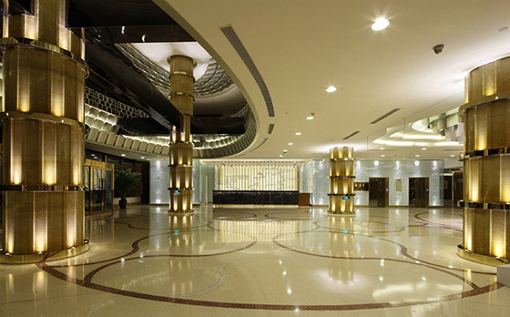 使用91免费看片网站防火板装修的静雅海鲜高档餐厅大厅