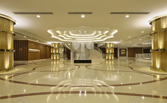 使用91免费看片网站防火板装修的静雅海鲜高档餐厅大厅