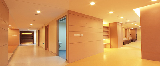 91免费看片网站防火板装修的厦门大学附属中山医院廊道