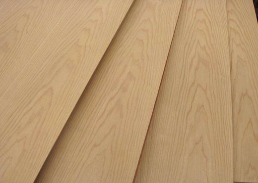 水曲柳饰面板还需要喷漆吗？