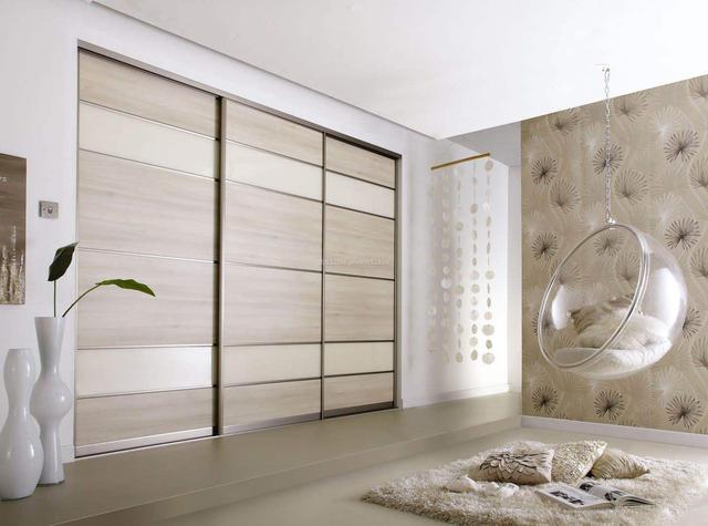 木工打衣柜和定制衣柜改选那个？